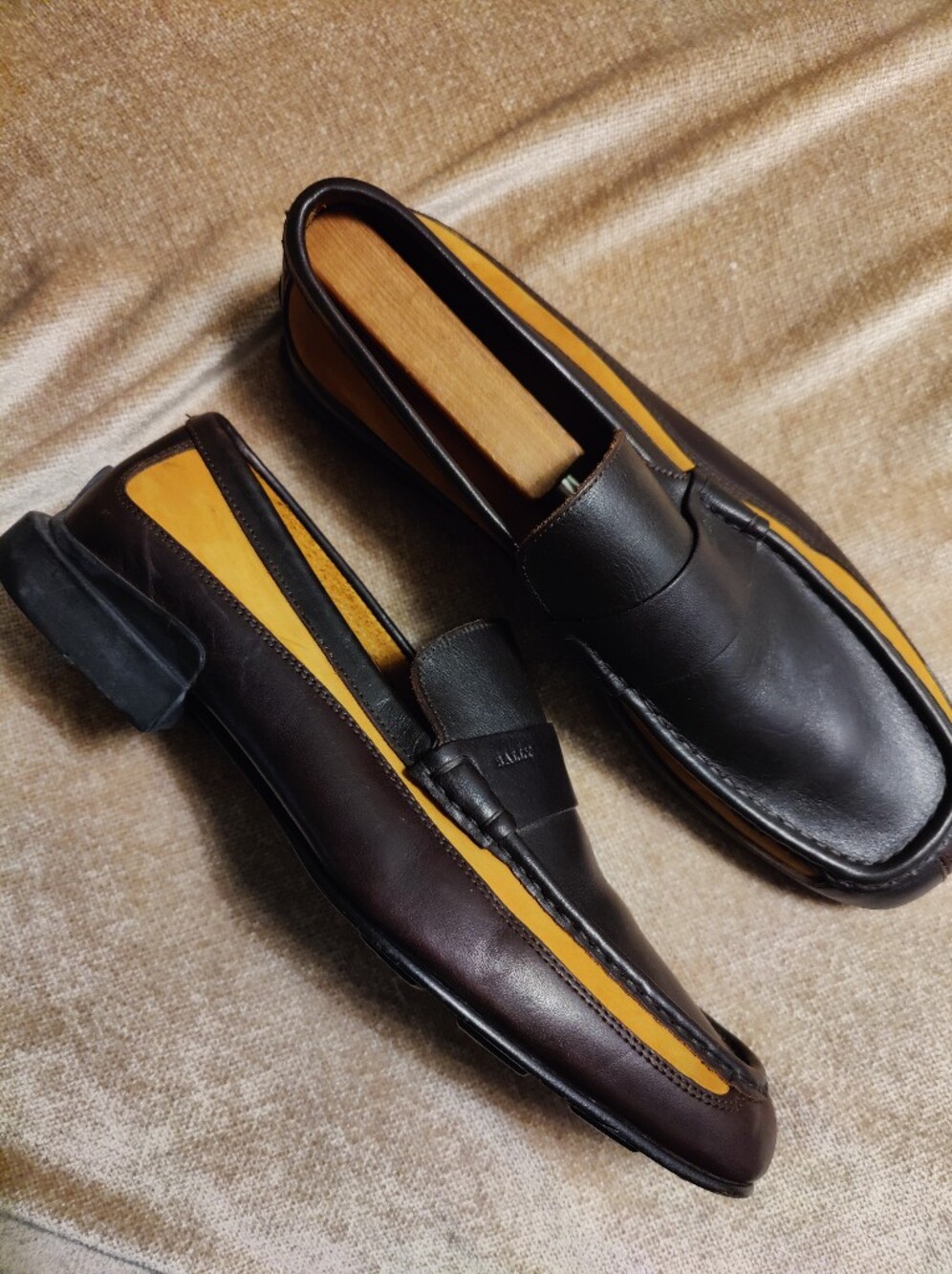 Bally RUMO Two-Tone Brown and Orange Yellow Leather Loafers + Strecher, Size 11